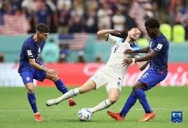 德扑价值损耗：不必要的摊牌如何侵蚀利润？（德州扑克中的价值流失：无谓摊牌如何蚕食你的收益）