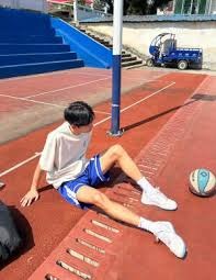 曼联可能在夏季签下安德森，但冬季转会窗口未有进展，转会市场竞争激烈。